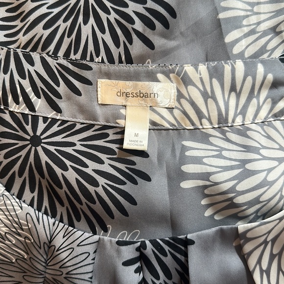 Short sleeve Dress barn women’s flowy top - Picture 3 of 5